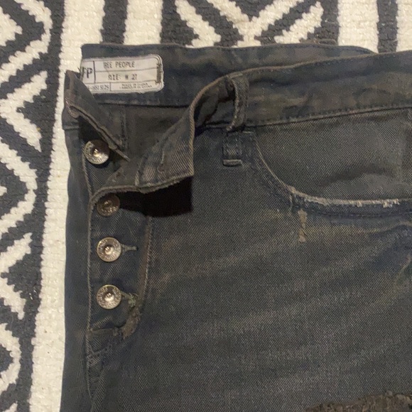 FREE PEOPLE SHORTS - Picture 3 of 4